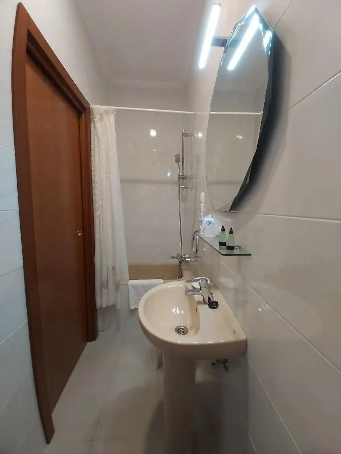 Pension Lorea San Sebastián 2*,  España